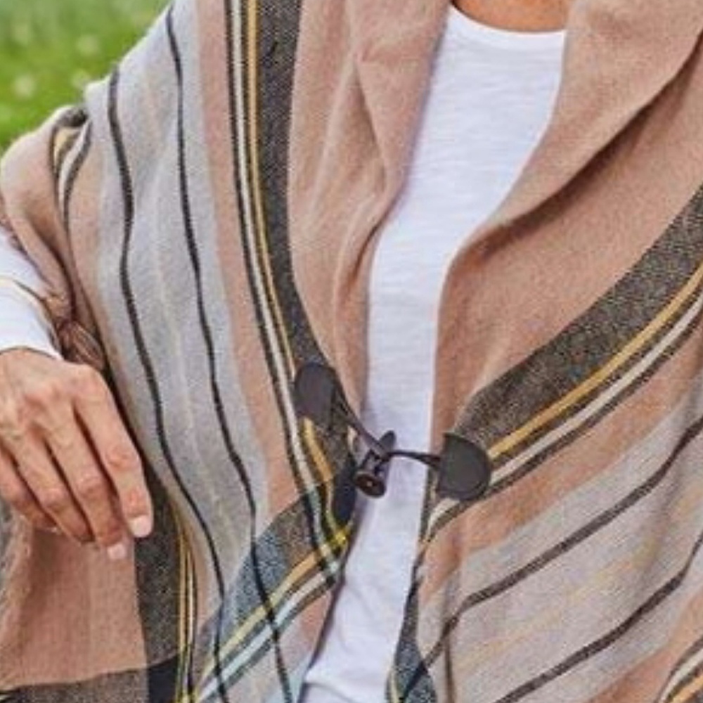 🧡$4.99 SHIPPING🧡Blush Plaid Blanket Wrap - Picture 2 of 3